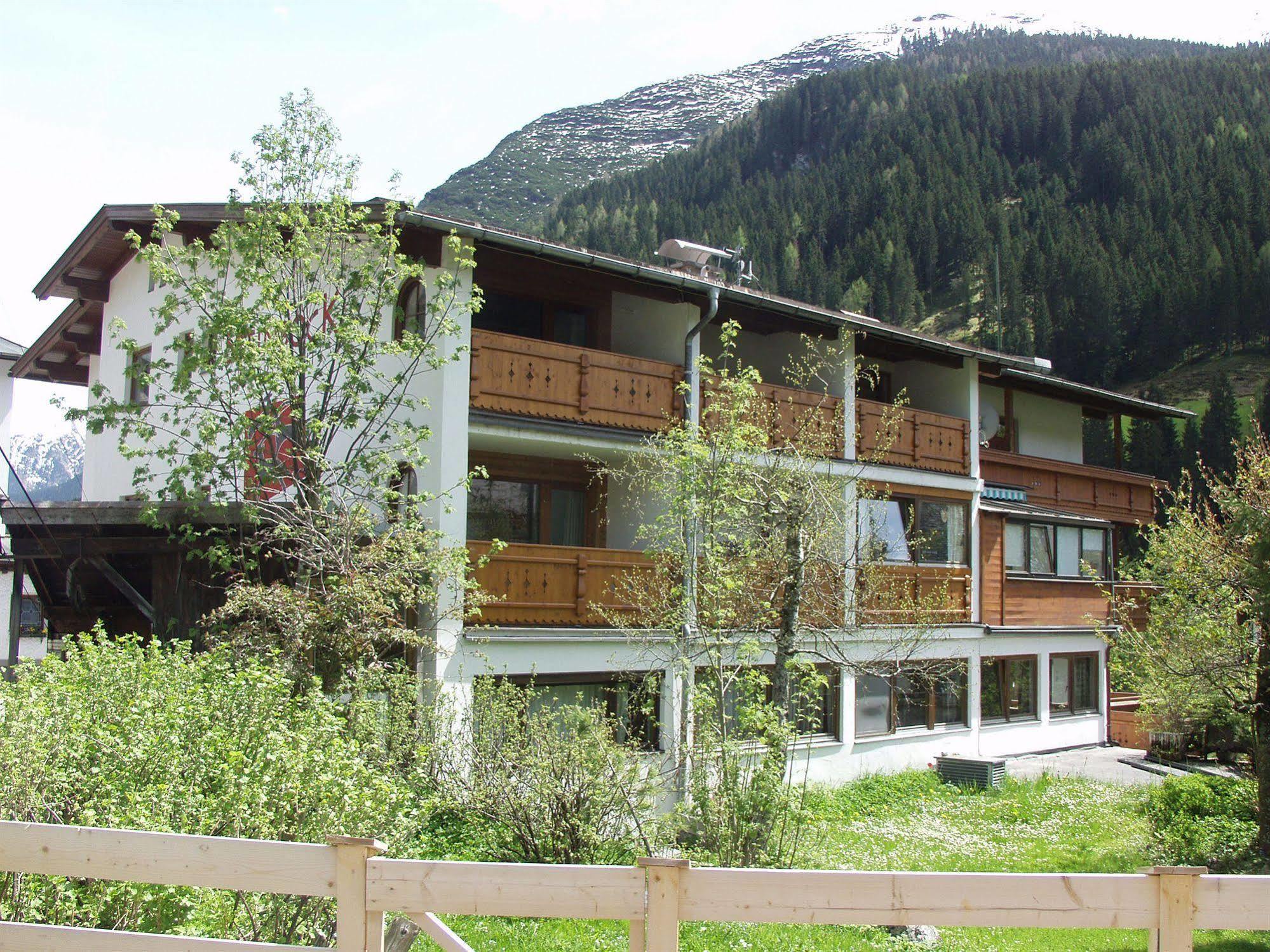 טוקס Appartements Steinbock - Ski-In & Ski-Out מראה חיצוני תמונה